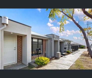 Modern Two Bedroom home in wanted locale - Photo 4