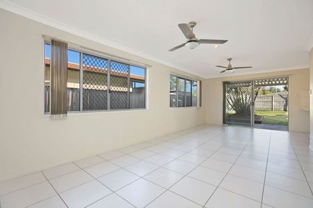 22 Tulip Street, Wynnum, QLD 4178 - Photo 3