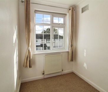 3 bedroom end of terrace house to rent - Photo 5