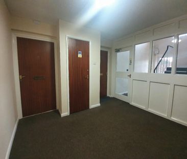 1 Bed Flat For Rent - Photo 2