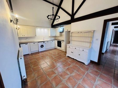 3 bedroom barn conversion to rent - Photo 4