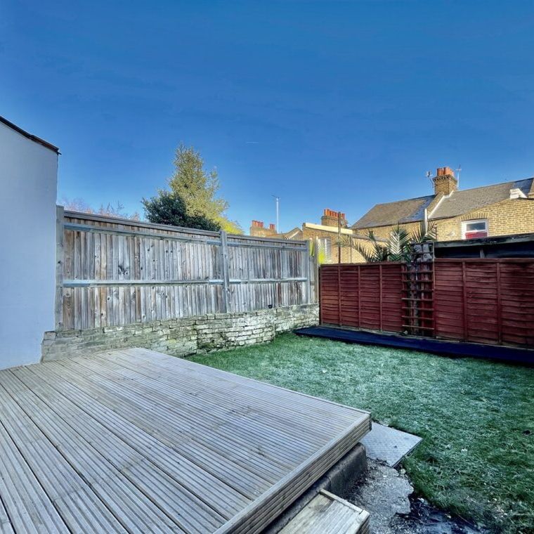 3 bed House Lassell Street, SE10 - Photo 1