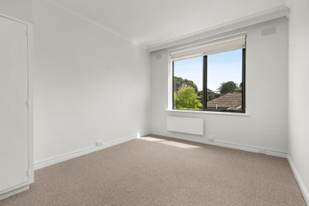 3/7 White Avenue, Kew East VIC 3102 - Apartment For Rent | Domain - Photo 5
