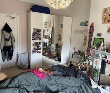 3 bedroom flat to rent - Photo 4