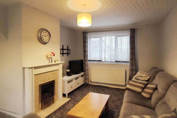 3 bedroom end of terrace house to rent - Photo 1