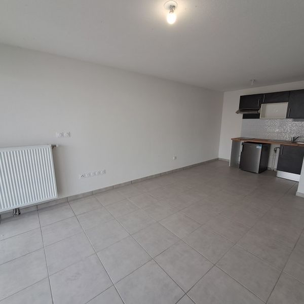 Location Appartement 2 pièces 42m² BRUGUIERES 31150 - Photo 1