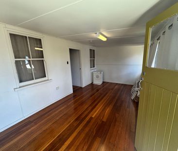 Queenslander in Convenient Location - Photo 4