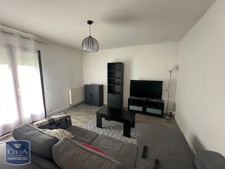 Location Maison 3 pièces 81m² ST PANTALEON DE LARCHE 19600 - Photo 2