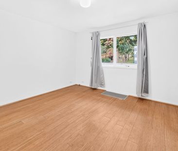 Spacious Four-Bedroom Home in a Peaceful Leura Setting - Photo 2
