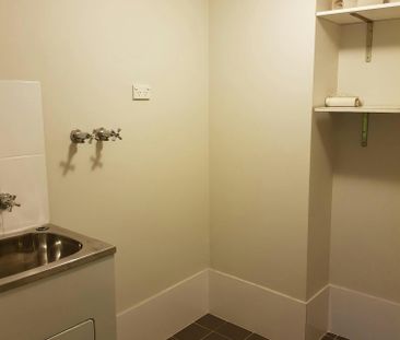 4/12 Denison Street - Photo 2