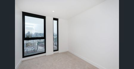 Stylish Over-sized 2-Bedroom Apartment in the Heart of Prahran - Photo 4