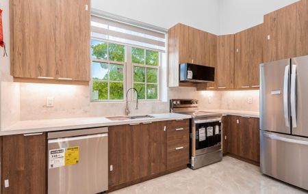For Lease - 271 Queen Street Unit# 204, Mississauga, Ontario - Photo 4