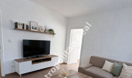 Zariadený 4 izbový byt so šatníkom v tichej a obľúbenej lokalite s množstvom zelene - Photo 3