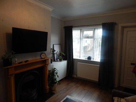 2 bedroom terraced house to rent - Photo 2