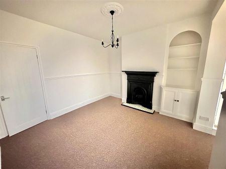 2 bedroom end of terrace house to rent - Photo 3