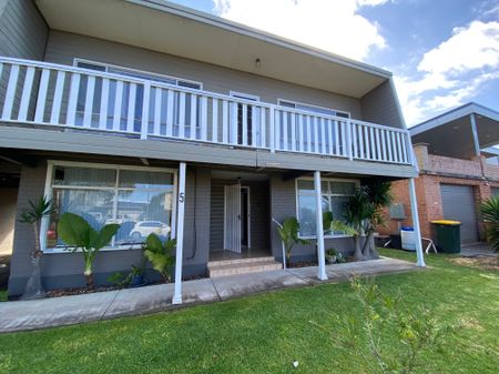 Low Maintenance - Well Maintained Unit - Photo 2