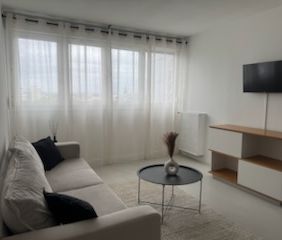 2 pièces - Meublé - 47 m² - 6ème étage - Colocation non autorisée - Photo 1