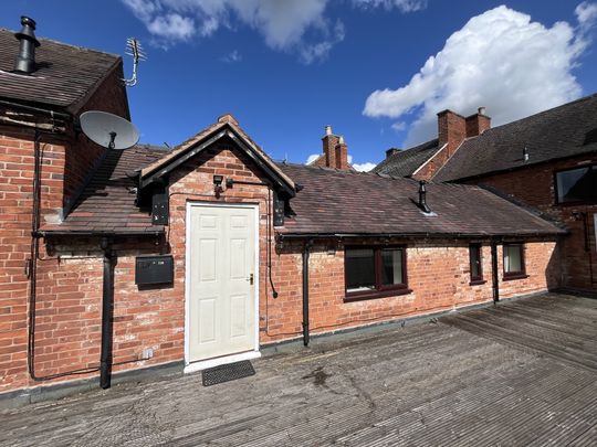Uttoxeter - Photo 1