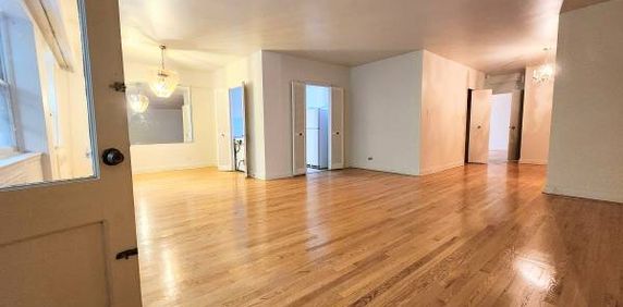 ** Because You Deserve HUGE 2bed 2bath, Concrete Building, CDN, UDM ** - Photo 2