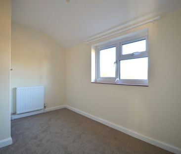 2 bedroom semi-detached house to rent - Photo 4