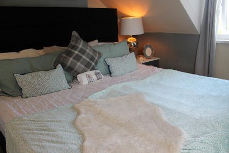 1 bedroom in a house share to rent - Photo 3