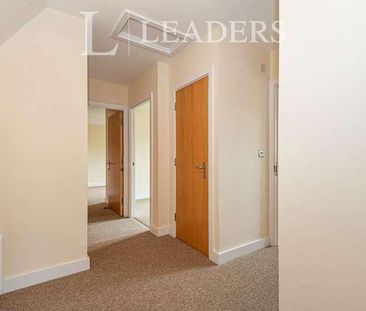 Pembroke Court, Oriental Road, GU22 - Photo 6