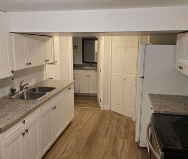 For Lease - 121 Cumberland Street, Barrie, Ontario - Photo 3