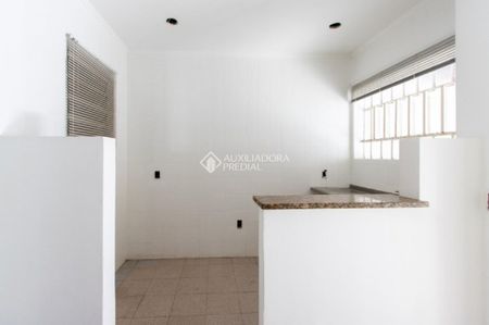 Casa com 4 quartos e 286m² para alugar em Tristeza, Porto Alegre. - Foto 4