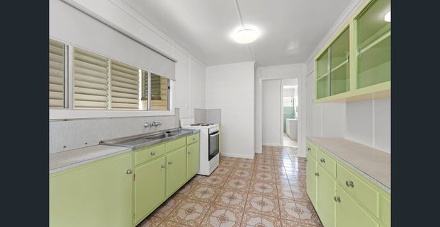 Comfort, Space & Convenience in a Prime Arana Hills Location - Photo 1