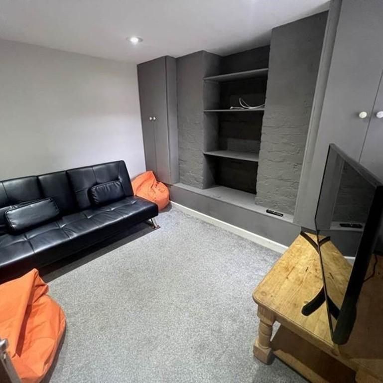 5 bedroom house share to rent - Photo 1