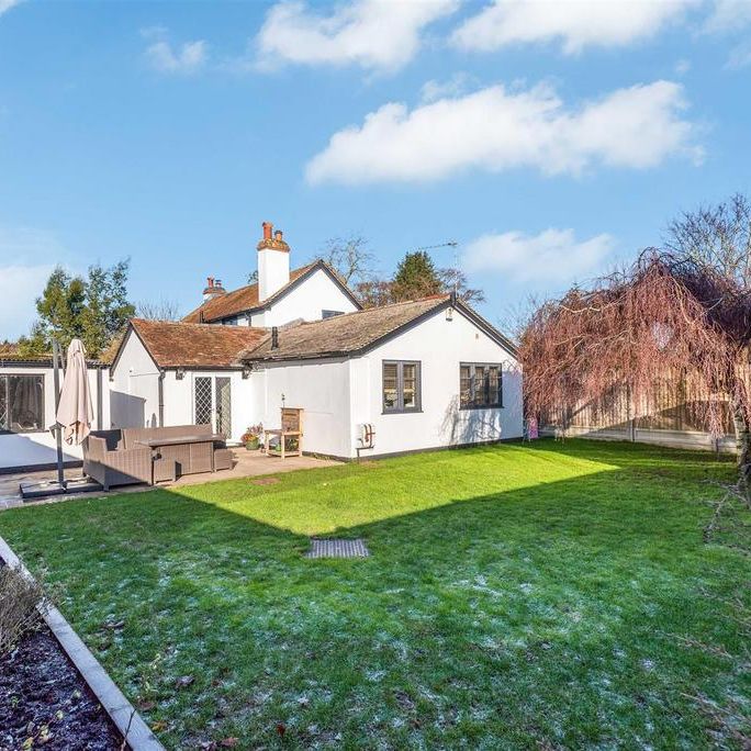 4 bedroom detached house to rent - Photo 1