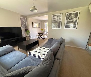 3 bedroom semi-detached house to rent - Photo 2