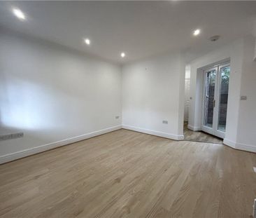 Rusham Road, Egham, Surrey, TW20 9LS - Photo 6