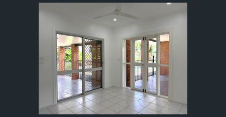 Entertain, Relax & Enjoy for Christmas! - Photo 2