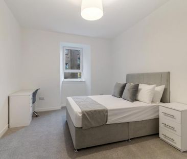 3 bedroom flat to rent - Photo 3