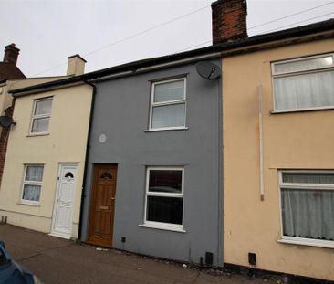 2 bedroom terraced house to rent - Photo 3