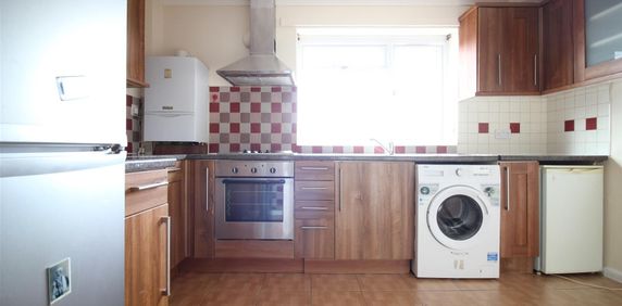 Penwerris Avenue, Isleworth - Photo 2