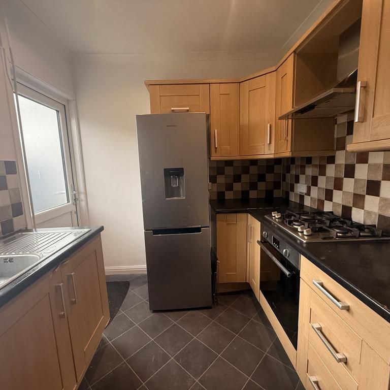 2 bedroom maisonette to rent - Photo 1