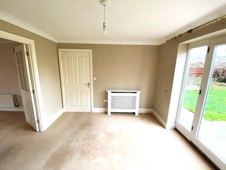 4 bedroom detached house to rent - Photo 2