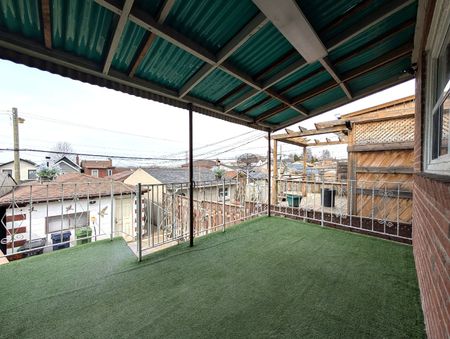 For Lease - 128 Caledonia Road Unit# Main Floor, Toronto, Ontario - Photo 4