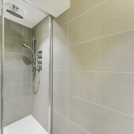 1 bedroom flat in Westminster - Photo 4