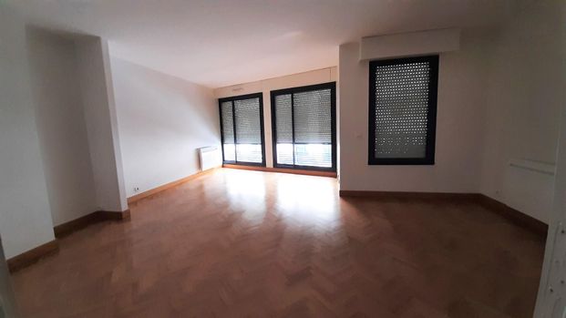 location Appartement T3 DE 73.84m² À PARIS - Photo 1