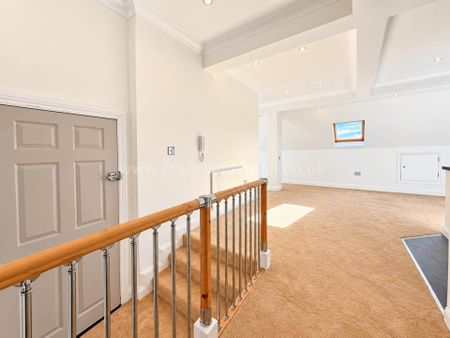 Hart Road, Benfleet - Photo 4