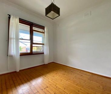 Sydenham - Photo 1