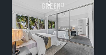 Dual-Living Home Opposite the Mater Hospital – Ideal for Multi-Generational Living or Shared Arrangements - Photo 3