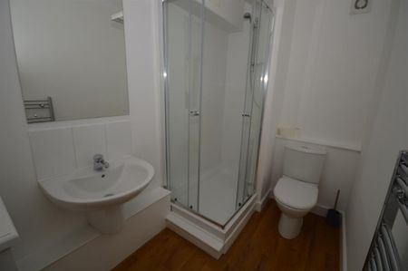 1 bedroom Flat To Let - Photo 4