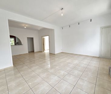 Location Appartement 5 pièces 125m² ST DENIS 97400 - Photo 2