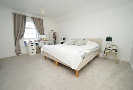 3 bedroom apartment to rent - Photo 5