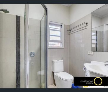 8/12 Shakespeare Street, Coorparoo, Qld 4151 - Photo 2