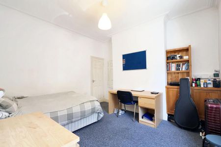 5 bedroom terraced house to rent - Photo 4